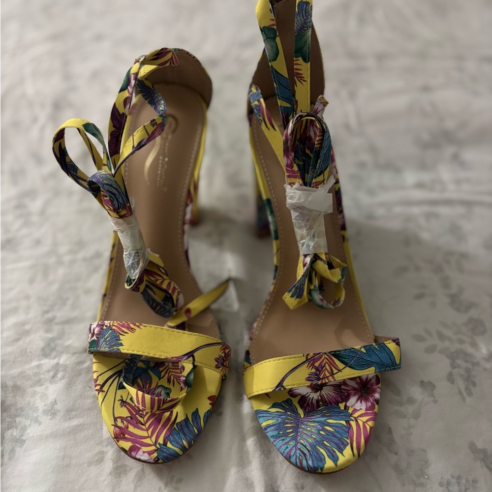 Elegant Collection Tropical Floral Women's Heels Size 8.5